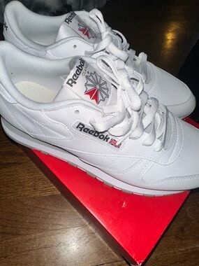 Reebok Classic White Leather Running Sneakers Unisex M9.5 W11